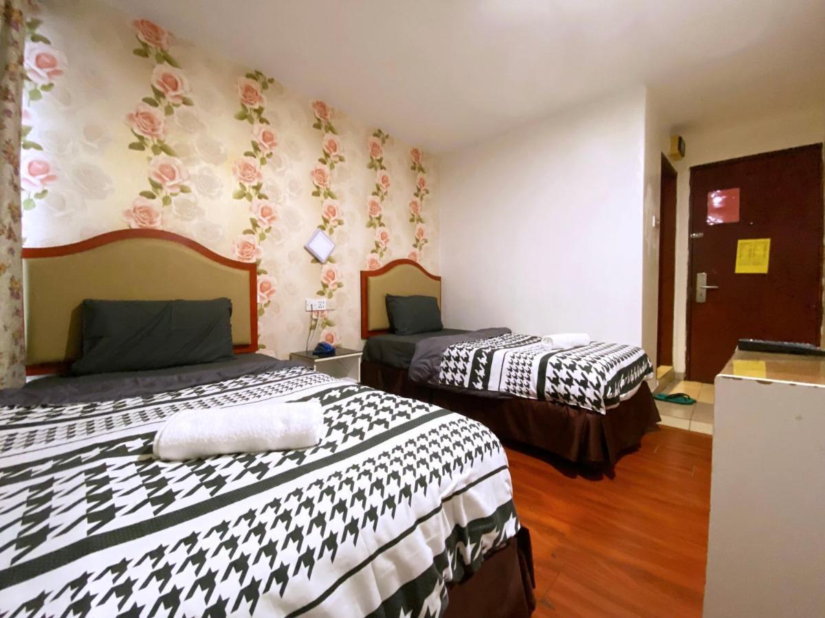 MR Hotel Nusa Bestari Skudai Bagian luar foto